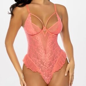 Never worn lainey underwire lace ruffle bottom teddy
